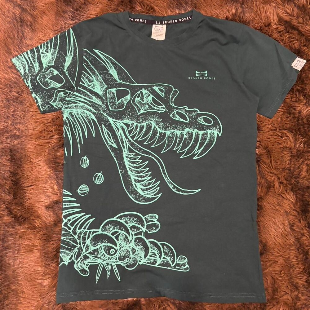 Broken Bones t-shirt w/ wraparound dragon design in mint green/ black Mens Large